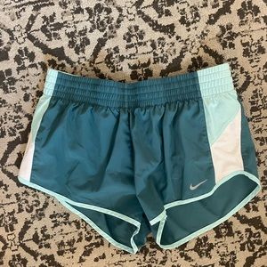 WOMENS NIKE SHORTS